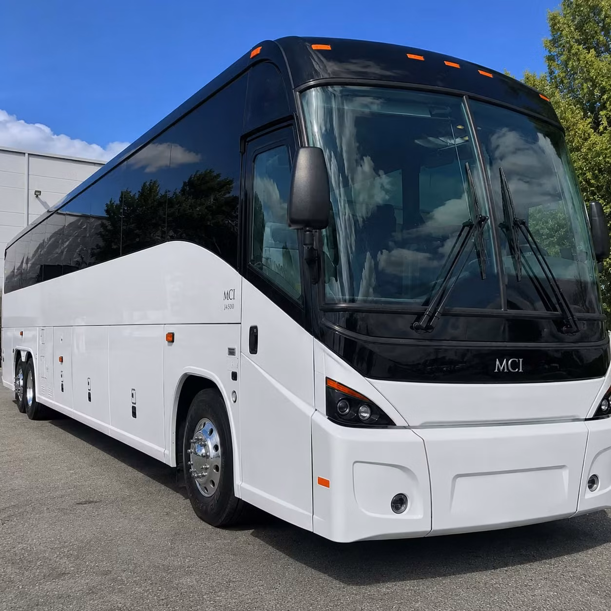 big groups traveling through san jose or san francisco salinas airport shuttles have you covered