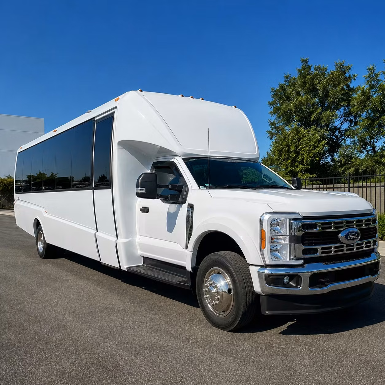 salinas 18 passenger minibus rental